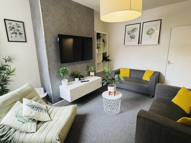 Room for rent in Northgate Village, Two Mills