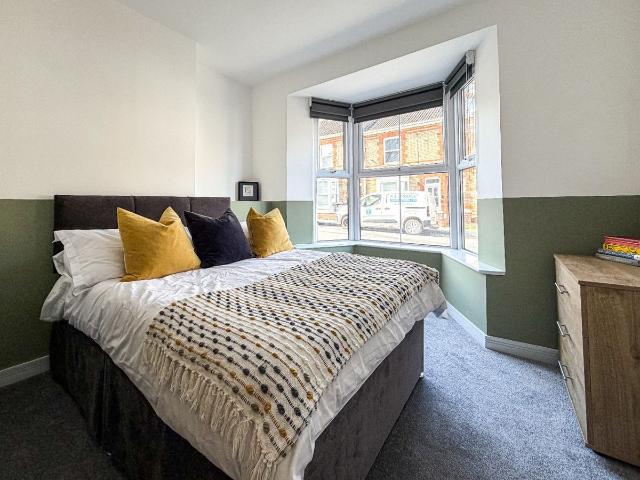 Room for rent in Rumwell, Somerset