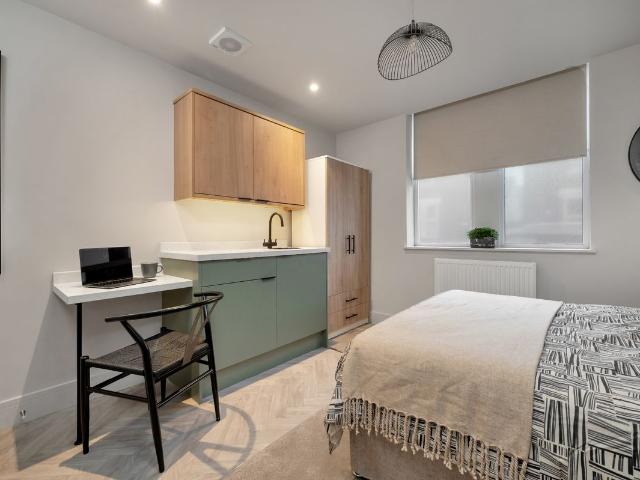 Studio for rent in Caldermill, East Midlands