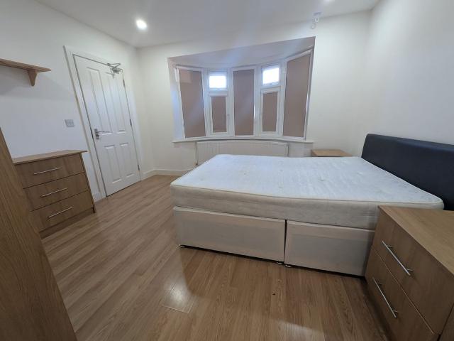 Room for rent in Hayes, Greater London