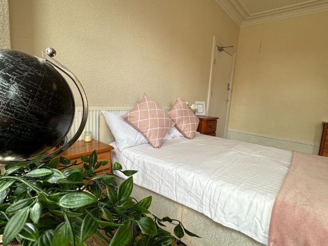 Room for rent in Avenues, Hull