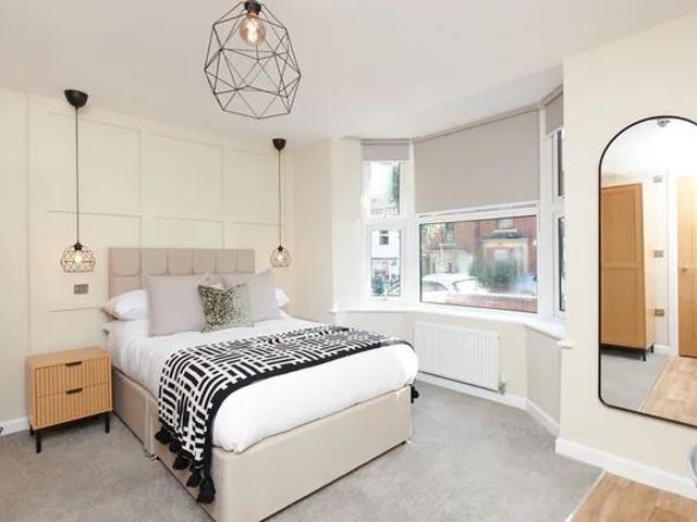 Studio for rent in Caldermill, East Midlands