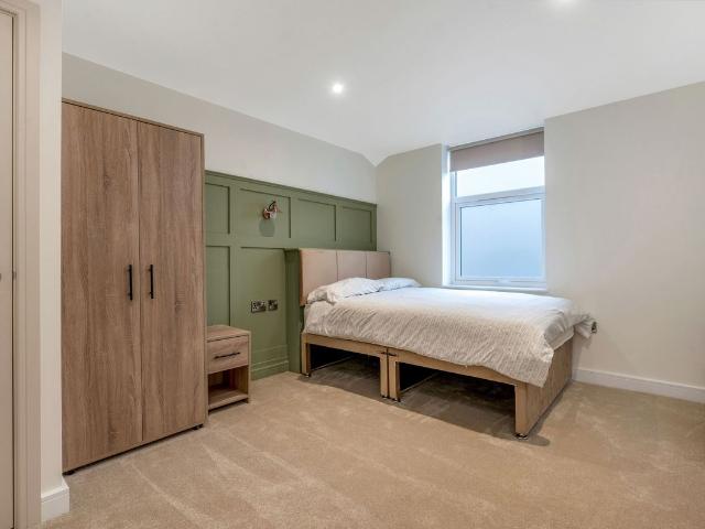 Room for rent in Littleover, East Midlands