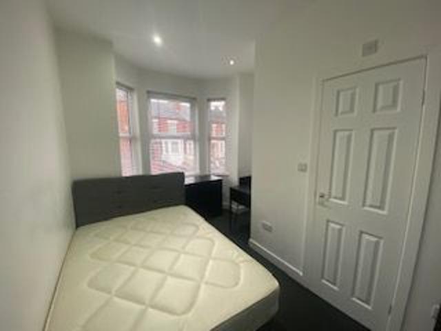Room for rent in Ball Hill, West Midlands