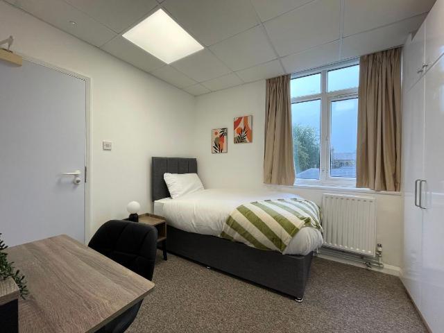 Studio for rent in Brunswick