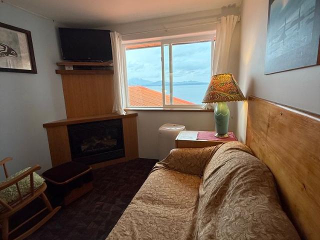 Room for rent in Area A (Seymour Inlet/Knight Inlet), Regional District of Mount Waddington