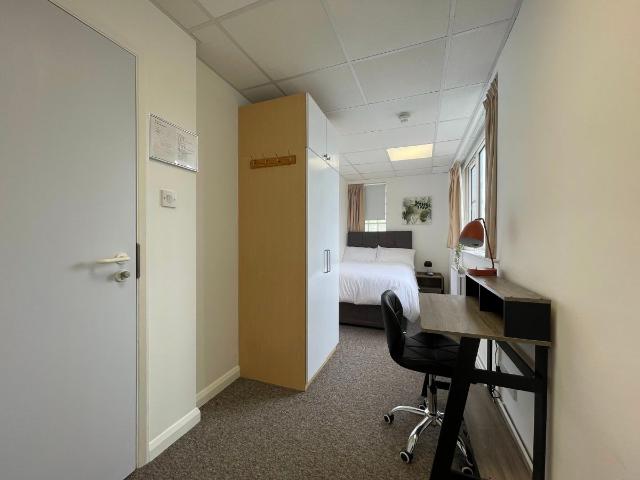 Studio for rent in Brunswick