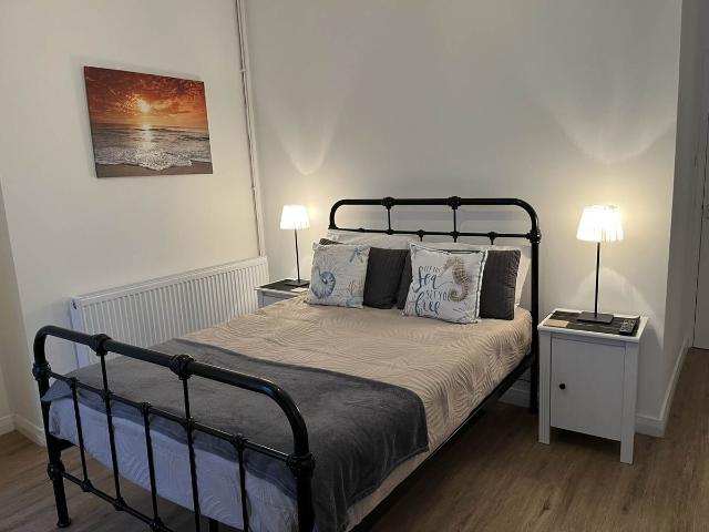 Room for rent in Holloway Hill, Waverley
