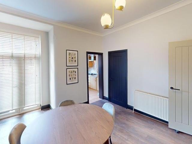 Room for rent in Hedge End, Helford