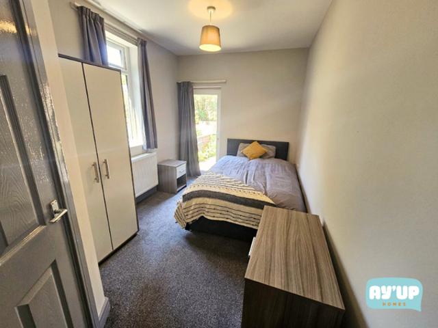 Room for rent in Hyde Park, South Yorkshire
