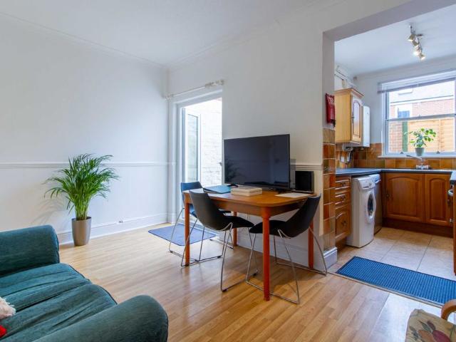 Room for rent in Marle Hill, Cheltenham