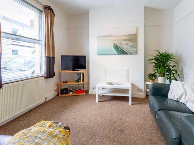 Room for rent in Golden Valley, Gloucestershire