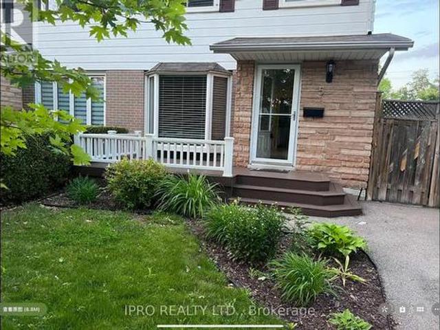 House for rent in Oakville