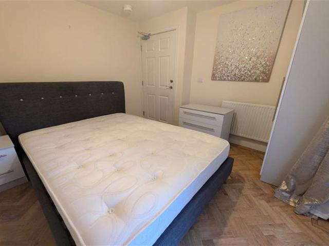 Room for rent in Attenborough, East Midlands