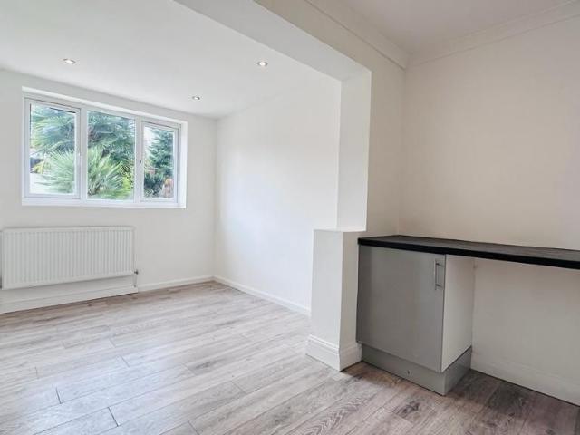 Room for rent in Dollis Hill, Greater London