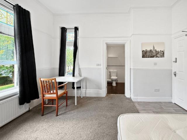 Studio for rent in Falcon Lodge, Wales