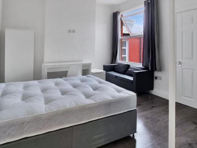 Room for rent in Dollis Hill, Greater London