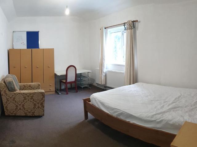 Room for rent in Nangreaves, Wales