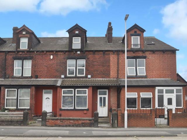Room for rent in East End Park, West Yorkshire