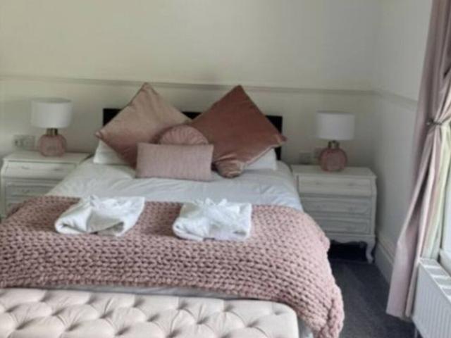 Room for rent in Clydach, Wales