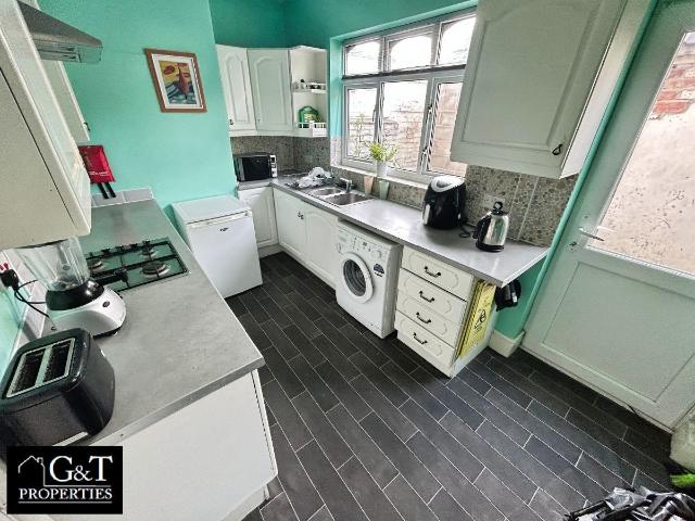 Room for rent in Nether End, Quarry Bank