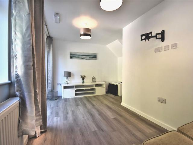 House for rent in Clifford Park, West Midlands