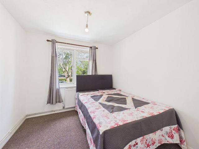 Room for rent in Blackbird Leys, The Slade