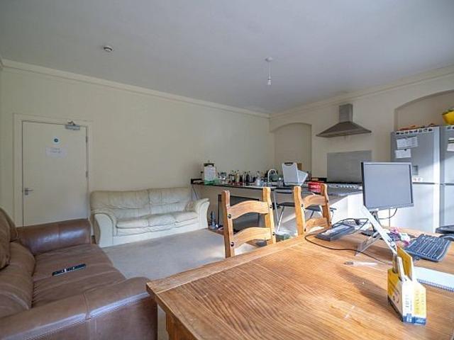 Room for rent in High Field, York