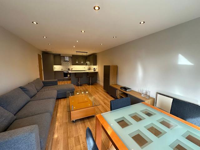 Room for rent in Isle Of Dogs, Isle Of Man