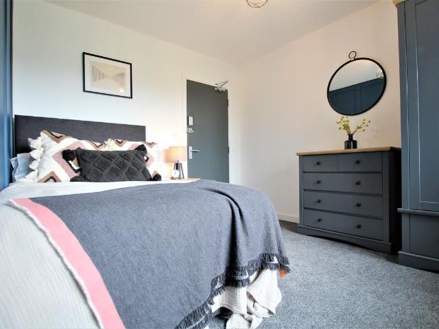 Room for rent in Caldermill, East Midlands