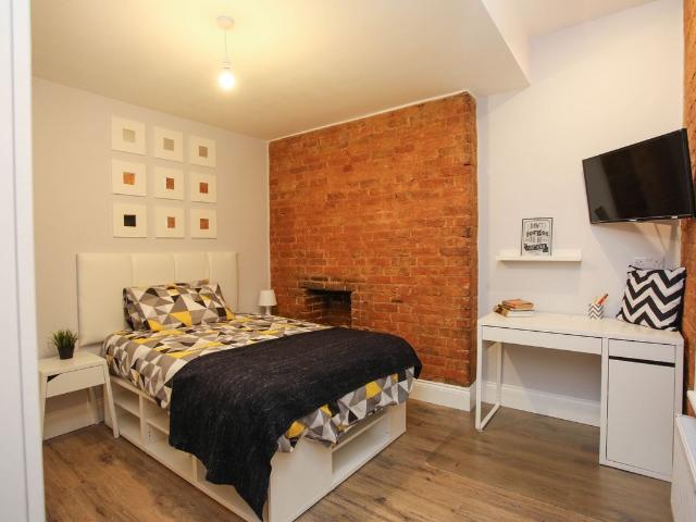 Studio for rent in Spring Park, Luton