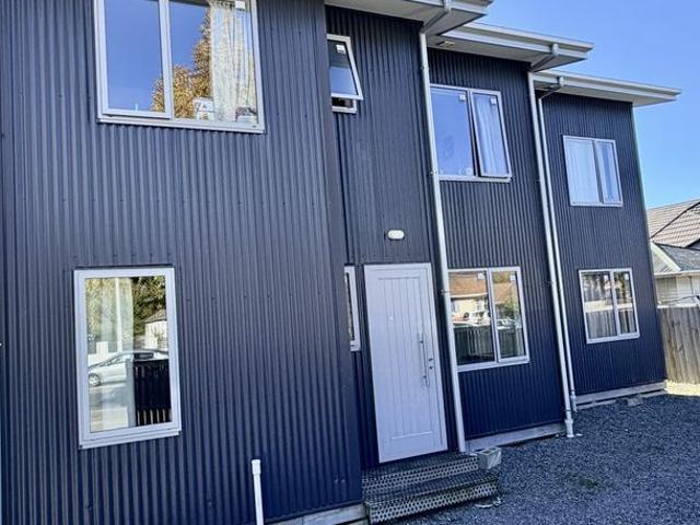 Apartment for rent in Chaslands, Canterbury
