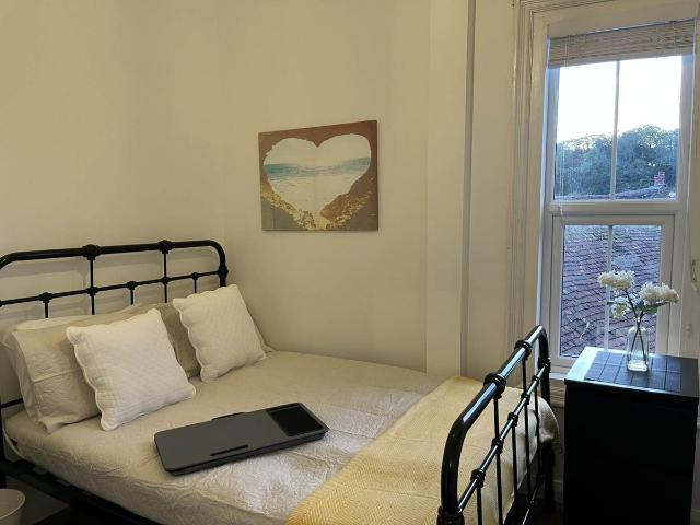 Room for rent in Holloway Hill, Waverley