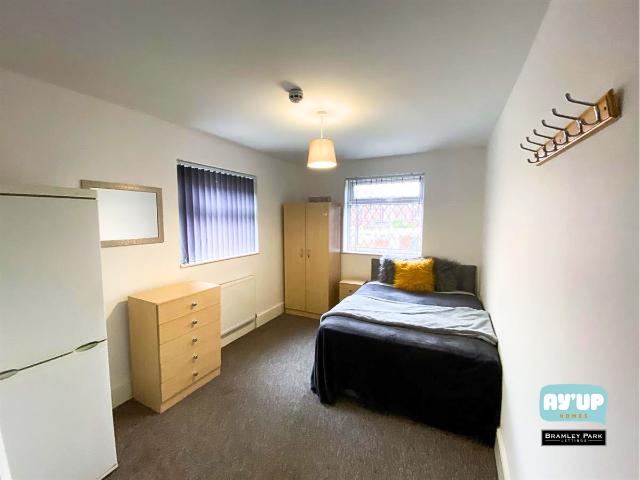 Room for rent in Hyde Park, South Yorkshire