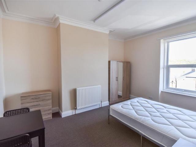 Room for rent in Baildon, West Yorkshire