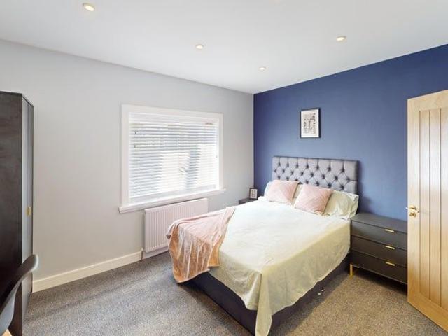 Room for rent in Hedge End, Helford