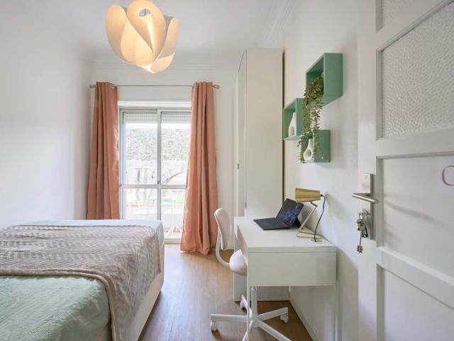 Quarto alugar em Damaia, Amadora