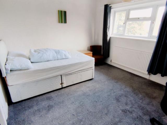 Room for rent in Canley Gardens, Coventry