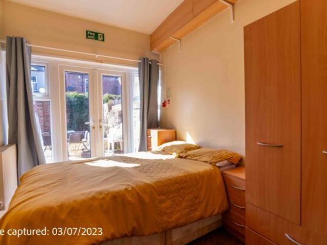 Room for rent in High Field, York