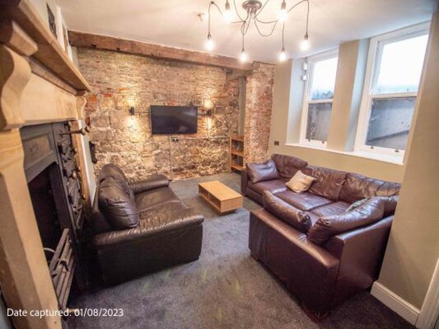 Room for rent in High Field, York