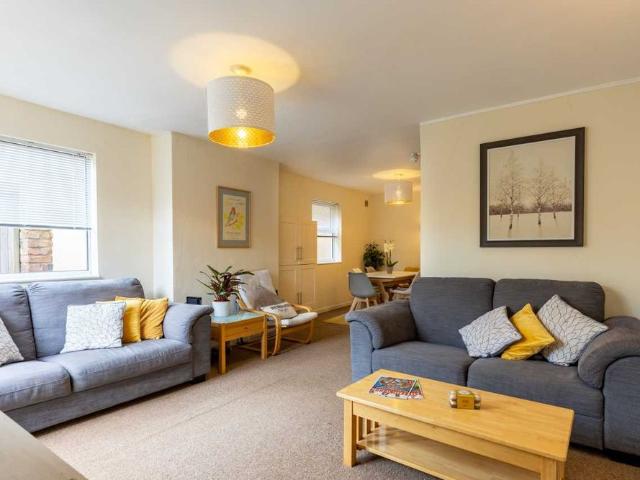 Room for rent in Golden Valley, Gloucestershire