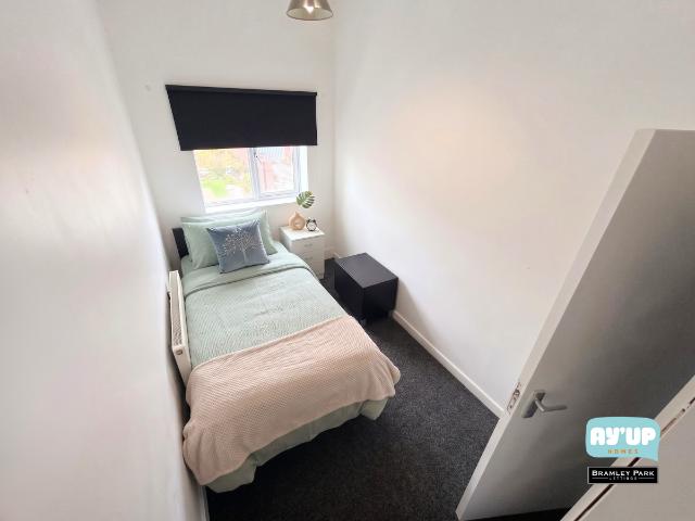 Room for rent in Rawmarsh, South Yorkshire