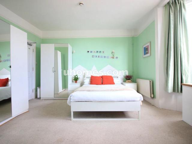 Room for rent in Brunswick
