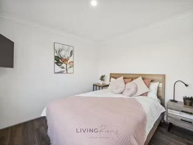 House for rent in Lakelands
