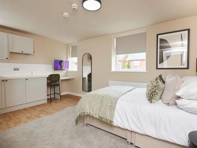 Studio for rent in Gedling