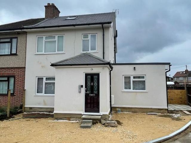 Room for rent in Charville, Greater London