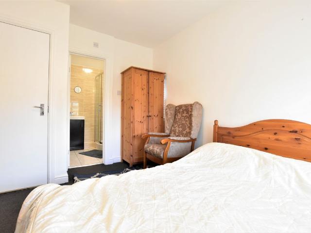 Room for rent in Well Hall, Greater London