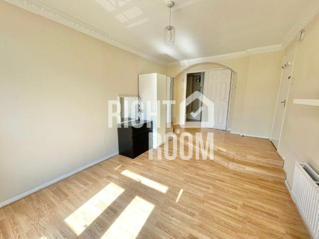 House for rent in London Borough of Newham, Greater London