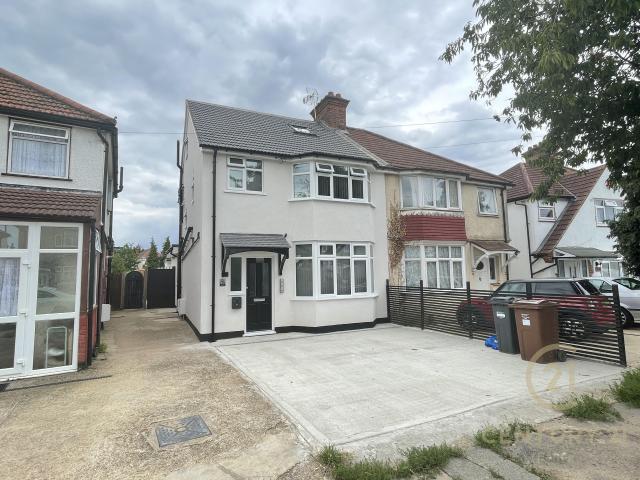 House for rent in London Borough of Hounslow, Greater London