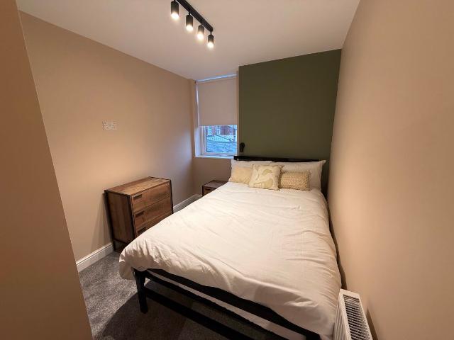 Room for rent in Caldermill, East Midlands